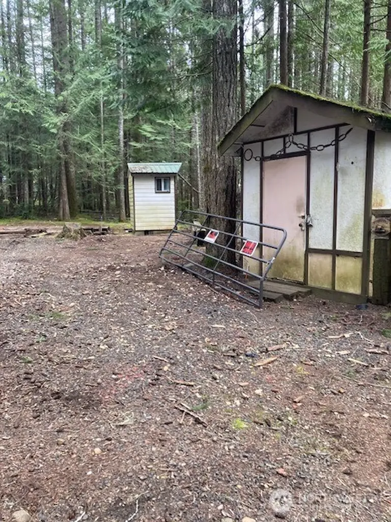 101 N Mt. Jupiter Drive Hoodsport WA 98548