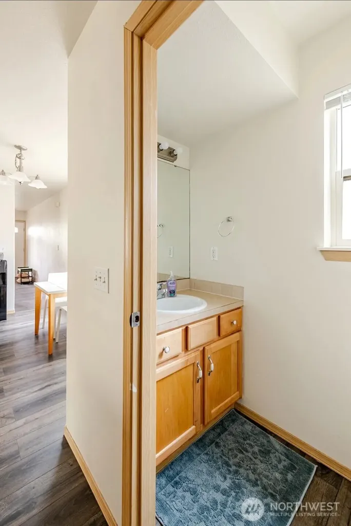 10047 17th Avenue SW Seattle WA 98146