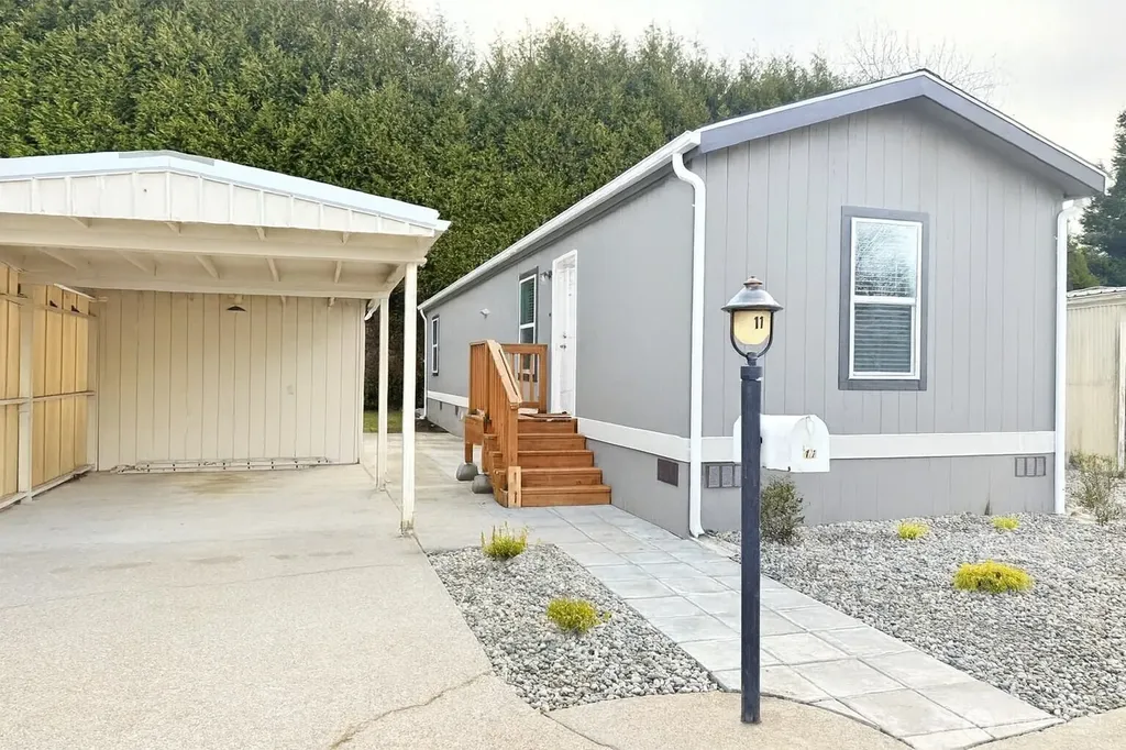 2322 Tacoma Road E Puyallup WA 98371