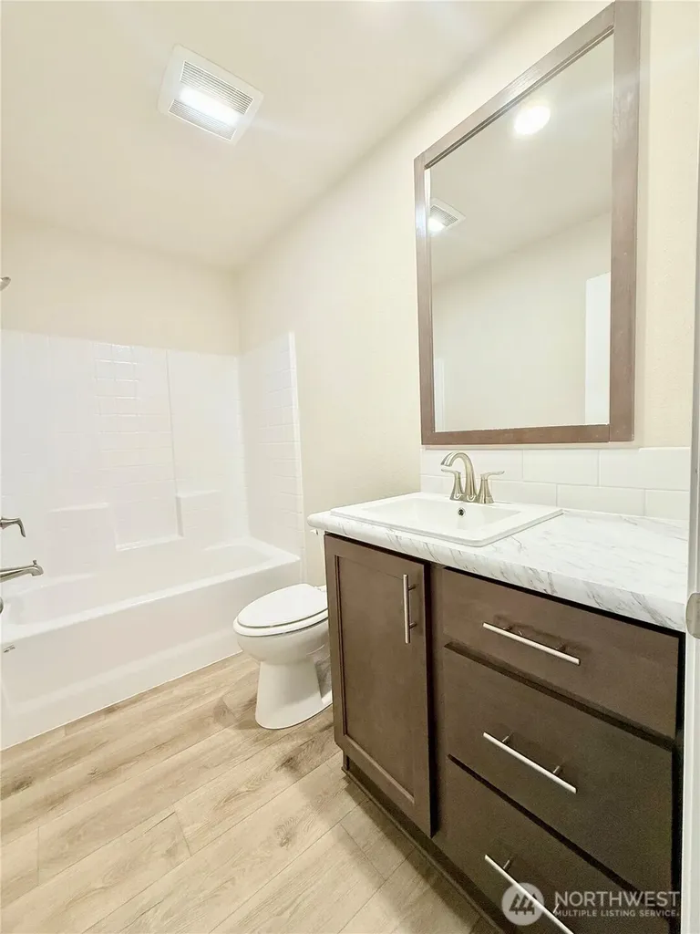 2322 Tacoma Road E Puyallup WA 98371
