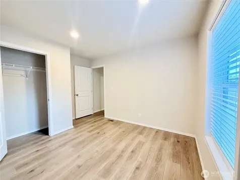 2322 Tacoma Road E Puyallup WA 98371