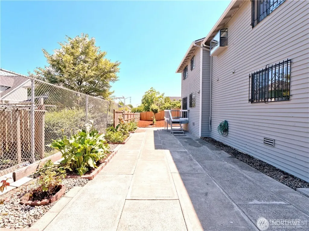 6750 28th Avenue S Seattle WA 98108