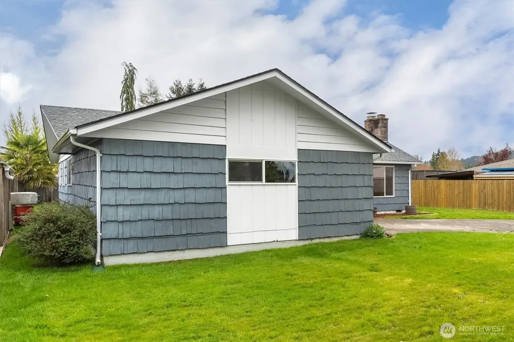 2241 Rose Place Longview WA 98632