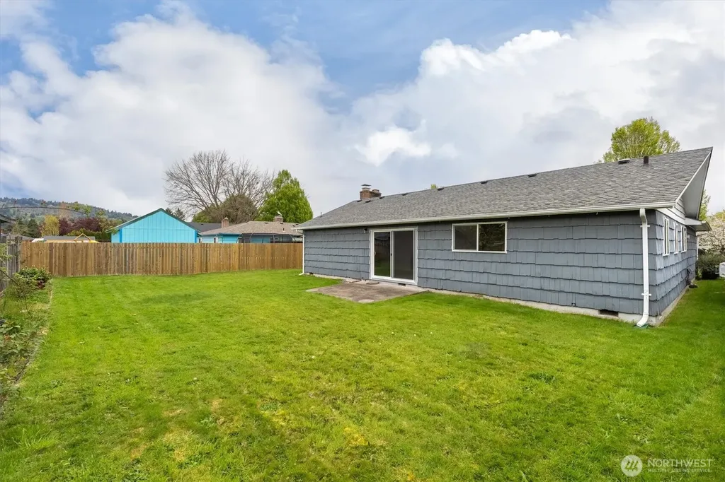 2241 Rose Place Longview WA 98632