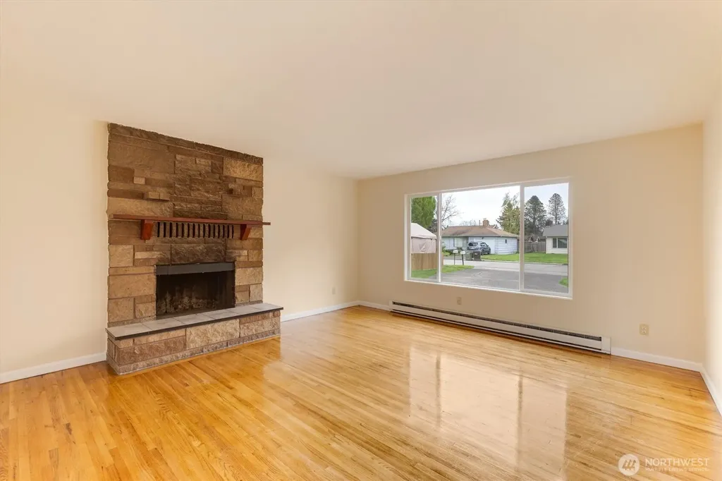 2241 Rose Place Longview WA 98632