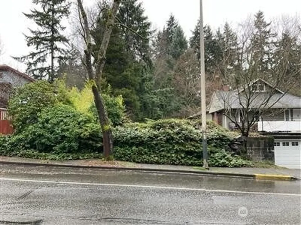11744 35th Avenue NE Seattle WA 98125