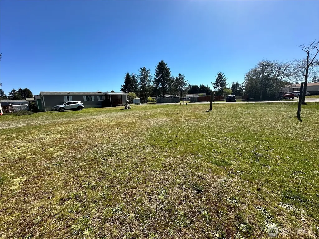 732 Edgewood Avenue NE Ocean Shores WA 98569