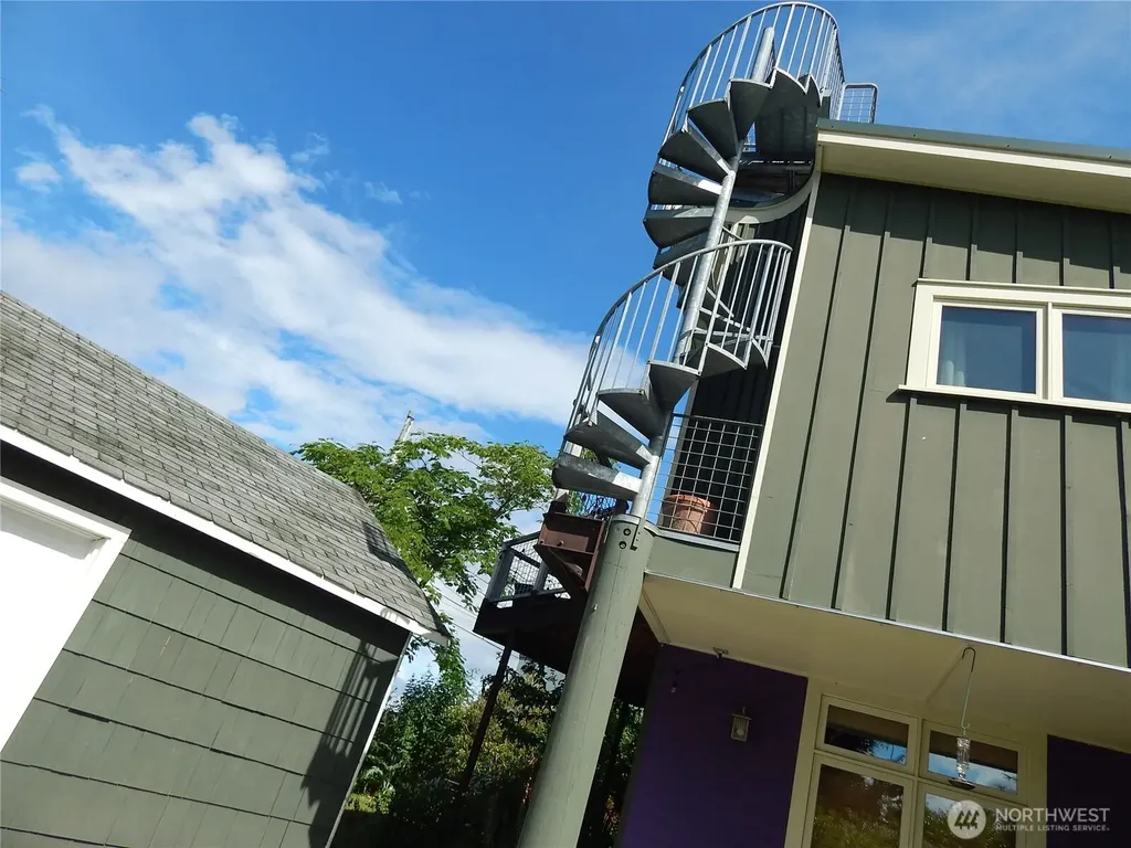 7321 35th Avenue SW Seattle WA 98126