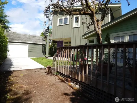 7321 35th Avenue SW Seattle WA 98126
