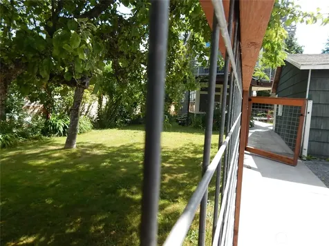 7321 35th Avenue SW Seattle WA 98126