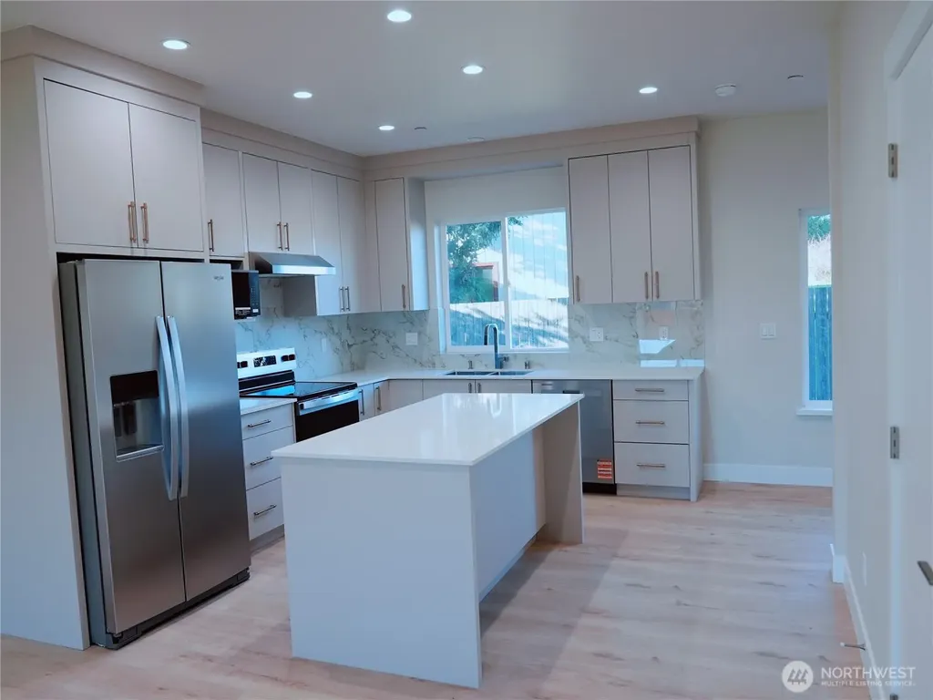 2155 Siddle Loop Ferndale WA 98248