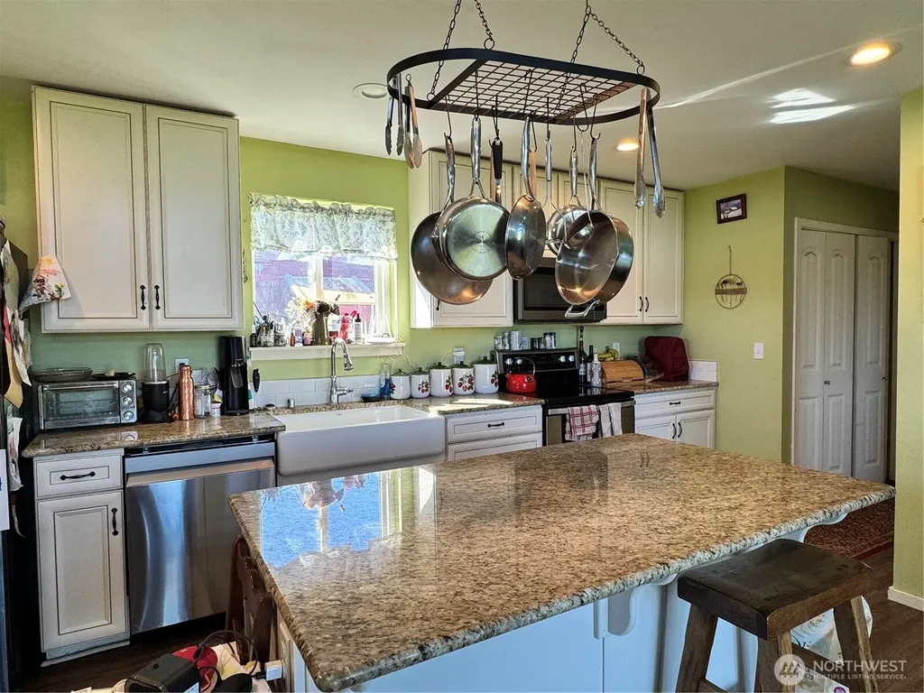 886 North West Beach Road Coupeville WA 98239