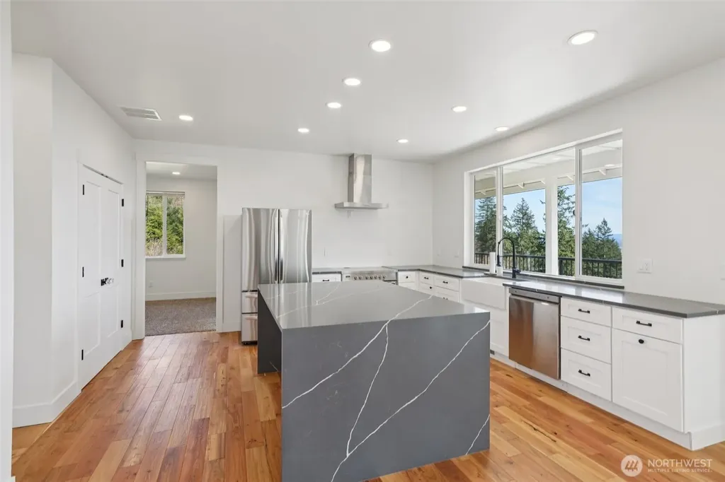 209 High Bank Lane Woodland WA 98674