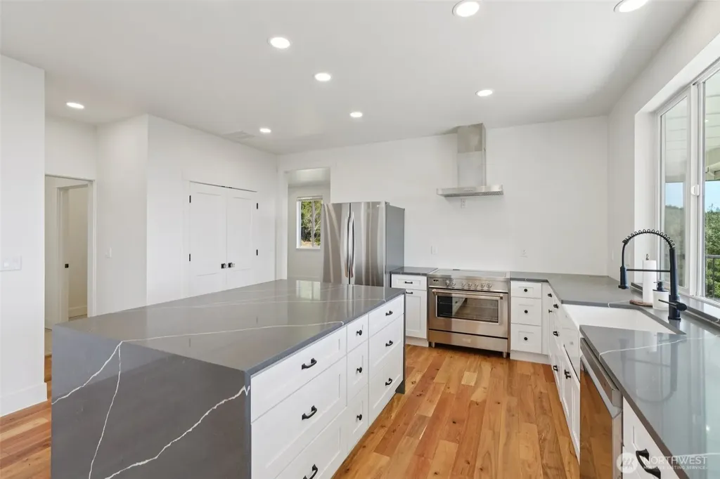 209 High Bank Lane Woodland WA 98674
