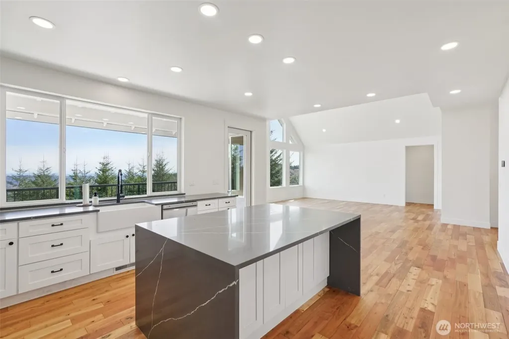 209 High Bank Lane Woodland WA 98674