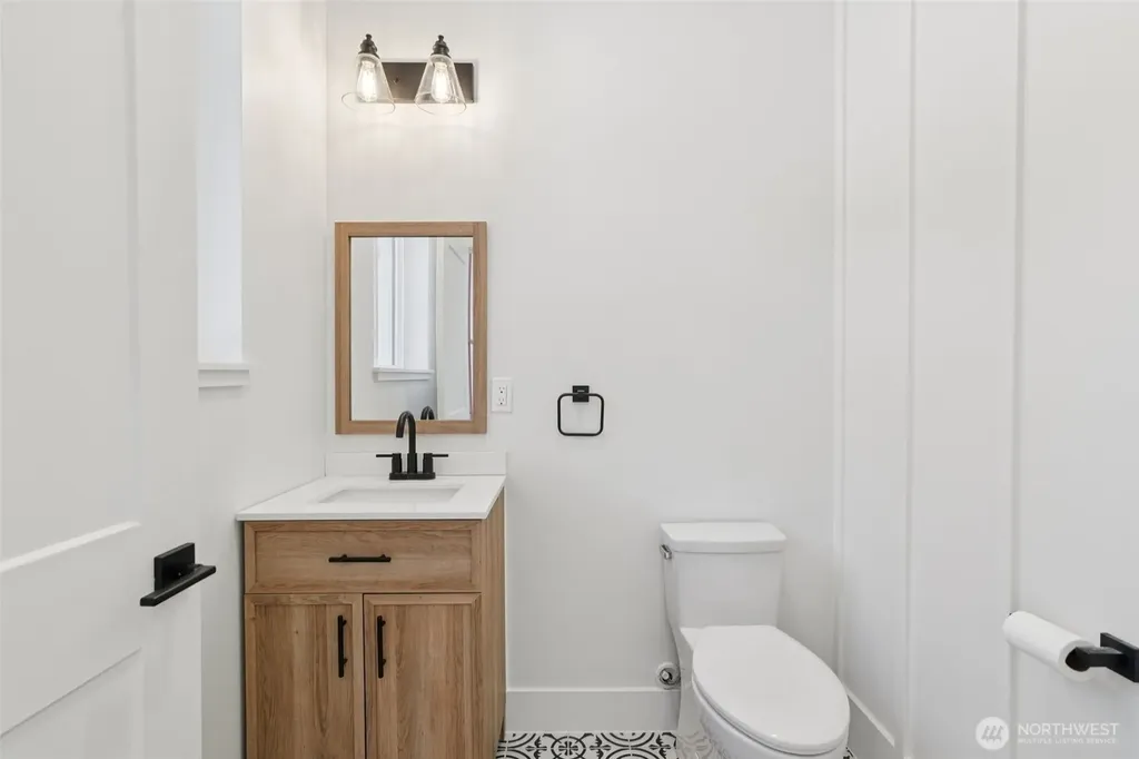 209 High Bank Lane Woodland WA 98674