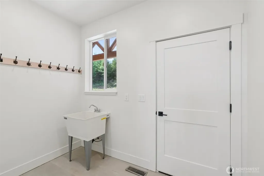 209 High Bank Lane Woodland WA 98674