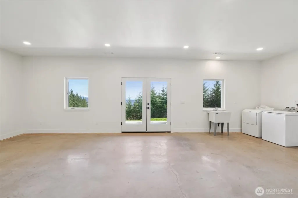 209 High Bank Lane Woodland WA 98674