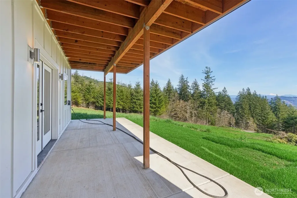209 High Bank Lane Woodland WA 98674