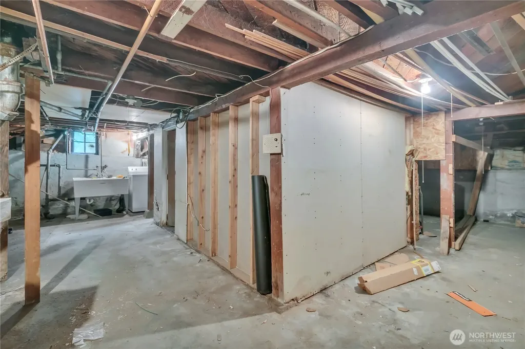4319 SW Mills Street Seattle WA 98136