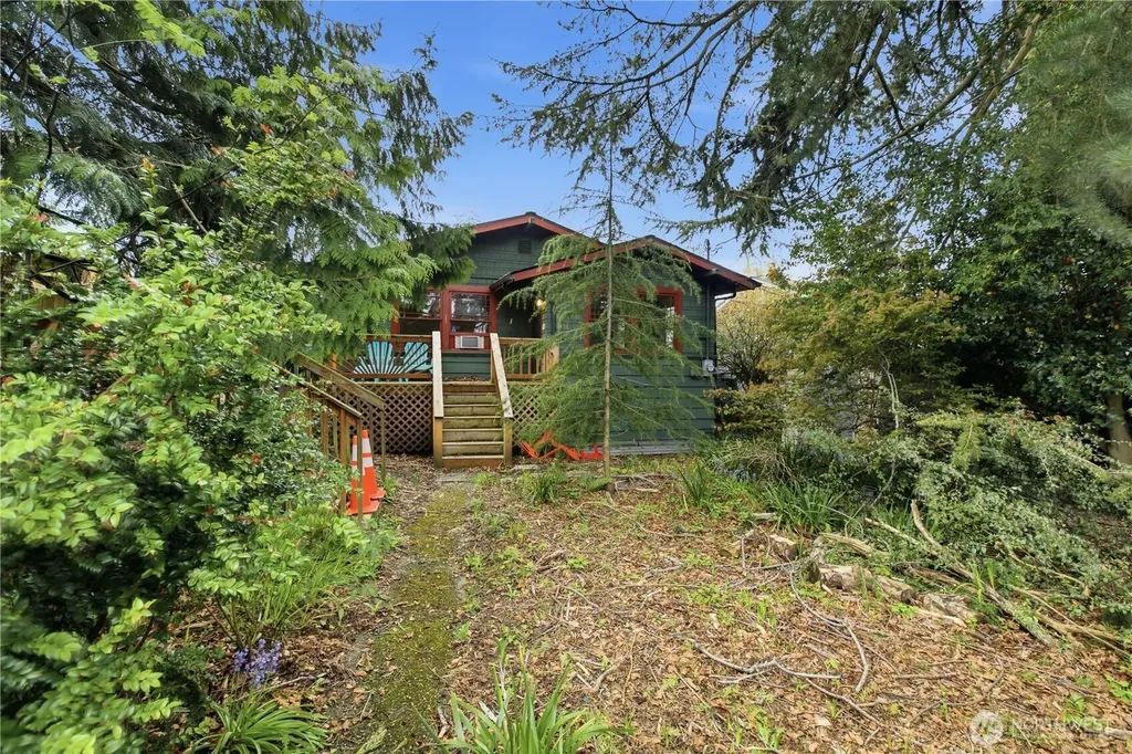 4319 SW Mills Street Seattle WA 98136