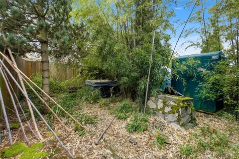 4319 SW Mills Street Seattle WA 98136