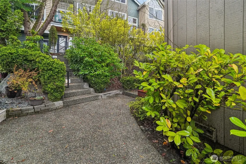 127 25th Avenue E Seattle WA 98112