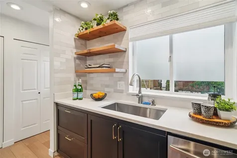 127 25th Avenue E Seattle WA 98112