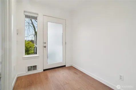 127 25th Avenue E Seattle WA 98112