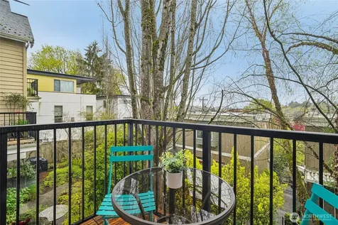 127 25th Avenue E Seattle WA 98112