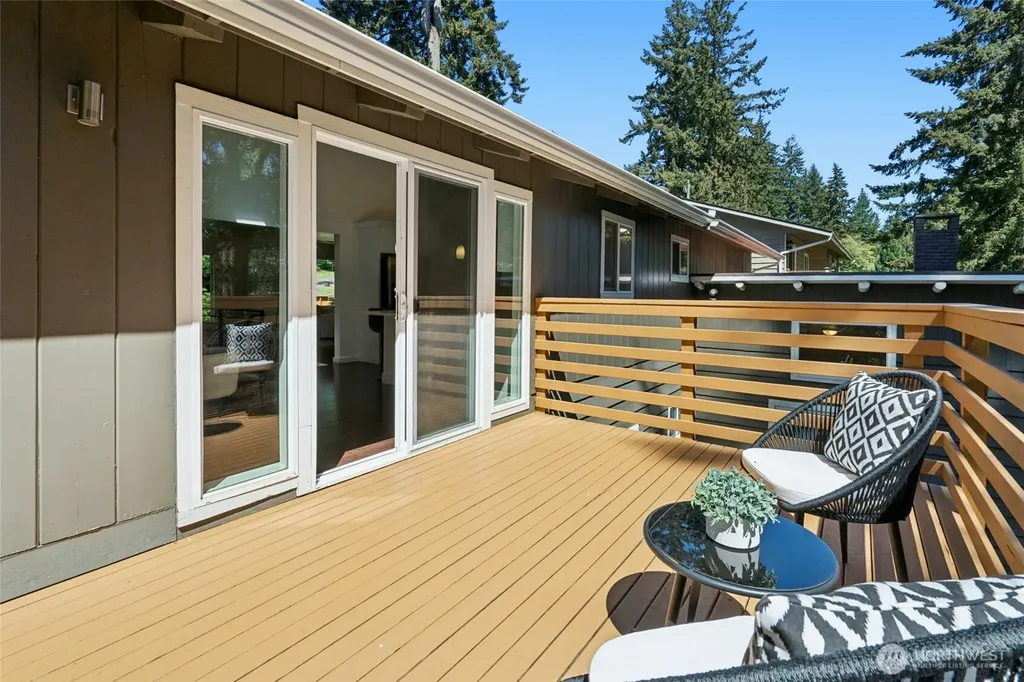 19016 Firlands Way N Shoreline WA 98133