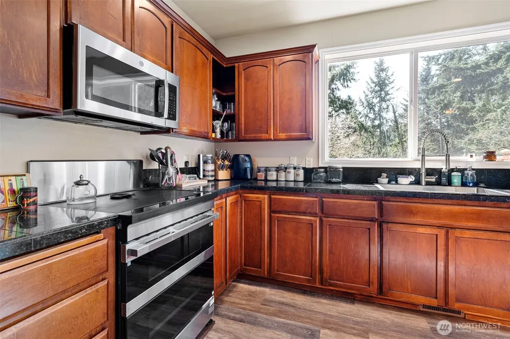659 Joy Street Eatonville WA 98328