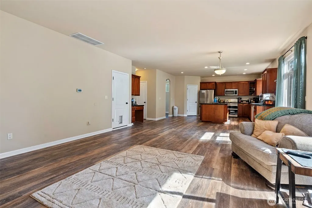 659 Joy Street Eatonville WA 98328