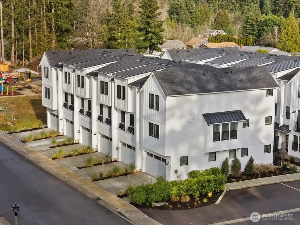 12084 127th Avenue Ct E Puyallup WA 98374