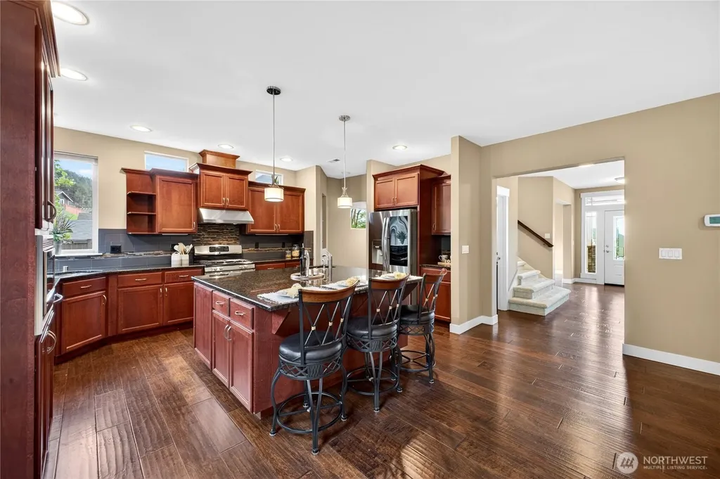 8119 172nd Avenue E Sumner WA 98390