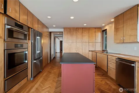 17040 Agate Street NE Bainbridge Island WA 98110