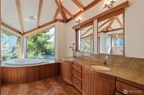 17040 Agate Street NE Bainbridge Island WA 98110