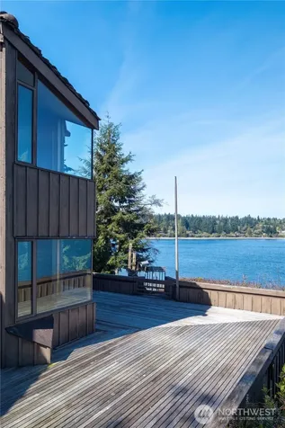 17040 Agate Street NE Bainbridge Island WA 98110