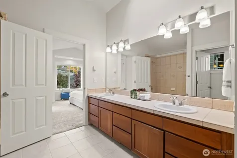 121 21st Avenue E Seattle WA 98112