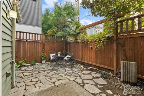 121 21st Avenue E Seattle WA 98112