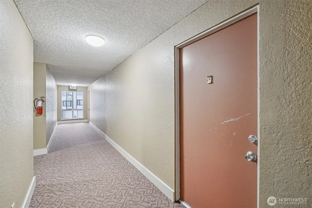 2500 W Manor Place Seattle WA 98199