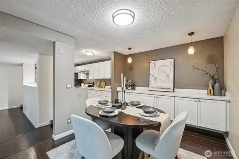 2500 W Manor Place Seattle WA 98199