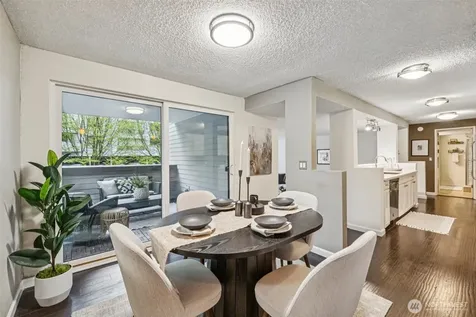 2500 W Manor Place Seattle WA 98199