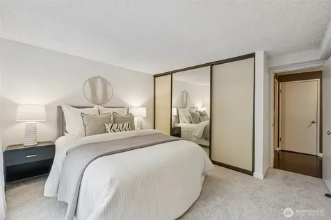 2500 W Manor Place Seattle WA 98199