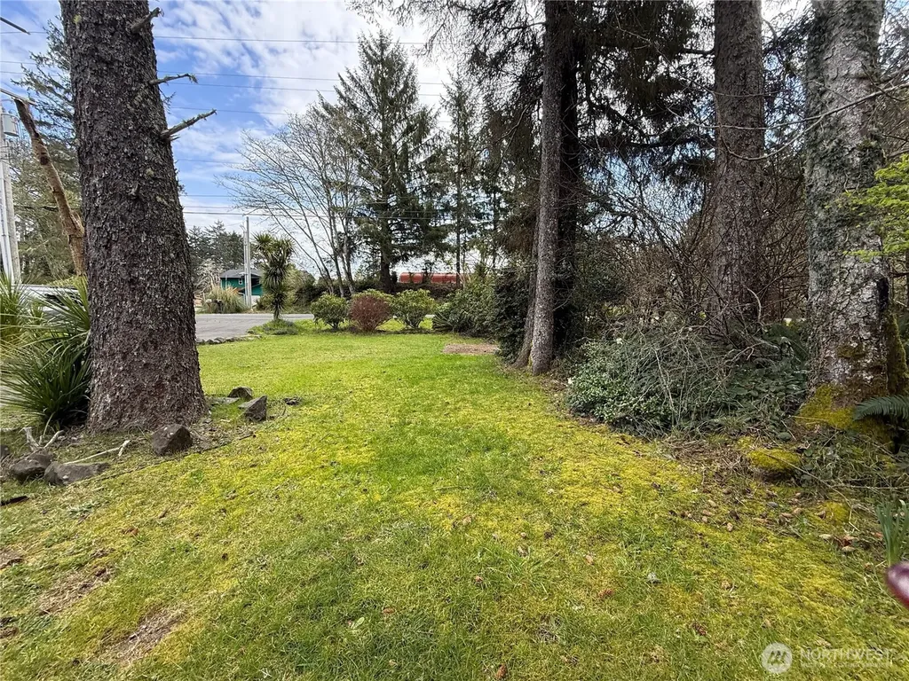 381 Dolphin Avenue NE Ocean Shores WA 98569