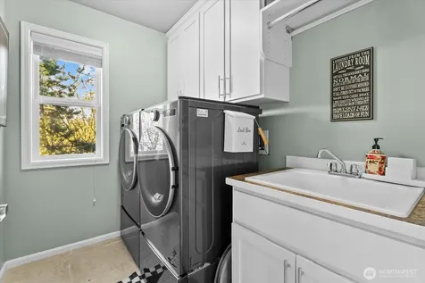 8907 NE 152nd Place Bothell WA 98011
