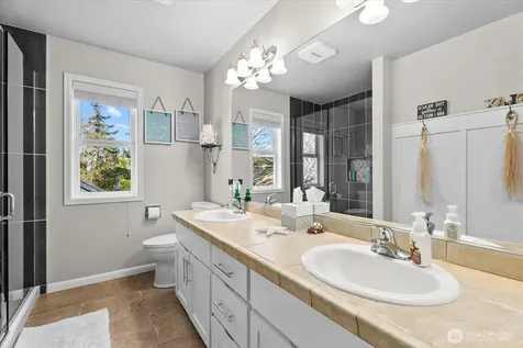 8907 NE 152nd Place Bothell WA 98011