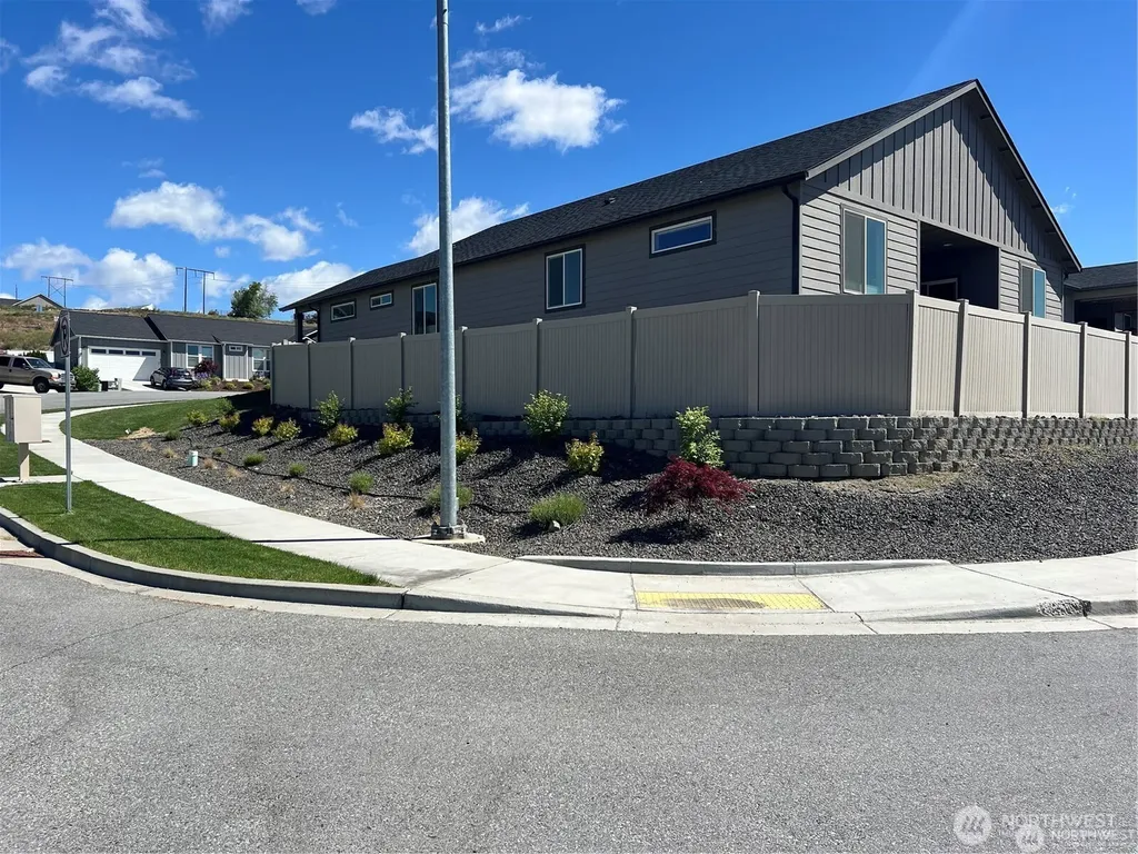 813 Madeleine Court East Wenatchee WA 98802