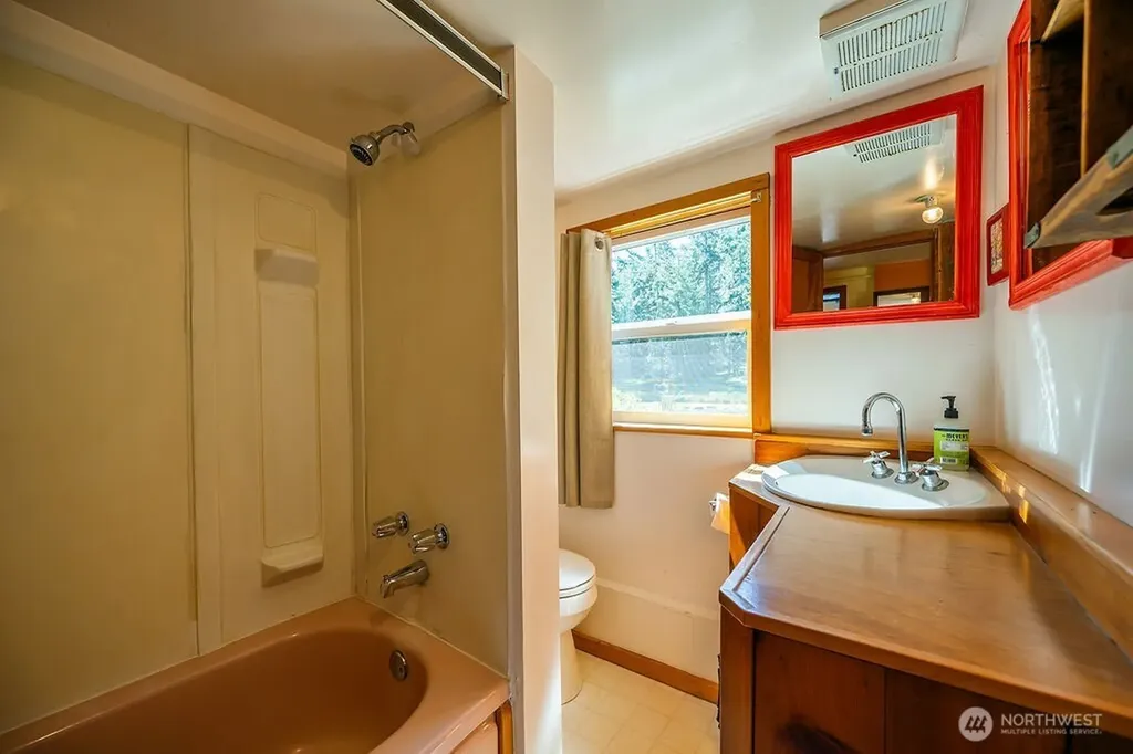 4160 Mud Bay Road Lopez Island WA 98261