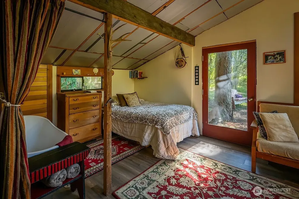 4160 Mud Bay Road Lopez Island WA 98261